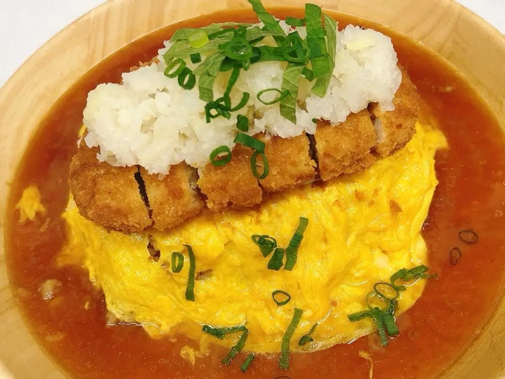 おろしカツのオムライス